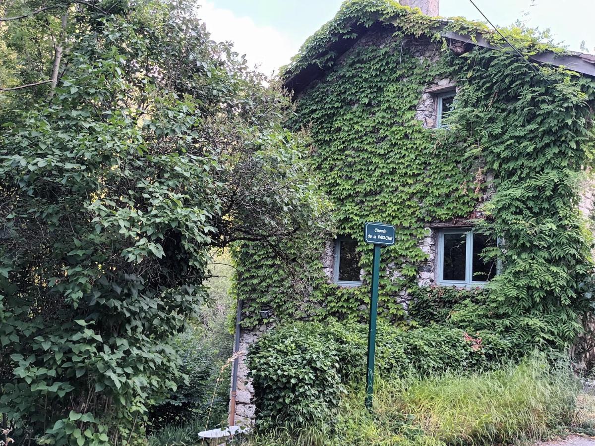 Deux Pieces De Caractere Au Coeur Des Gorges Appartement Engins Buitenkant foto